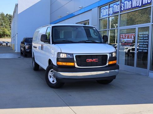 New 2025 GMC Savana 3500 Work Van w/ Driver Convenience Package image 30
