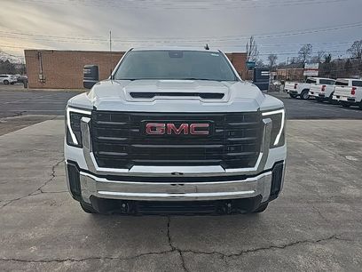 New 2026 GMC Sierra 2500 Pro w/ Convenience Package