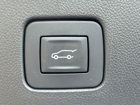 Used 2025 Buick Envista Preferred w/ Convenience II Package FWD image 19
