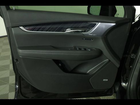 Used 2025 Cadillac XT6 Premium Luxury w/ LPO, Floor Liner Package image 25