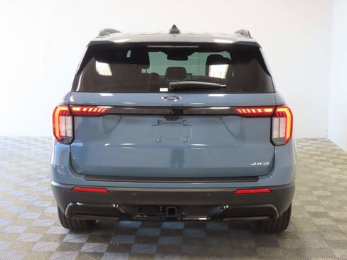 Used 2025 Ford Explorer ST-Line w/ Premium Package image 4
