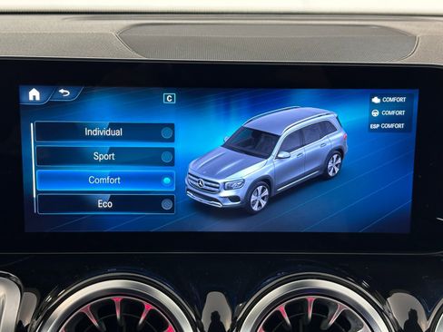 Used 2022 Mercedes-Benz GLB 250 4MATIC image 24