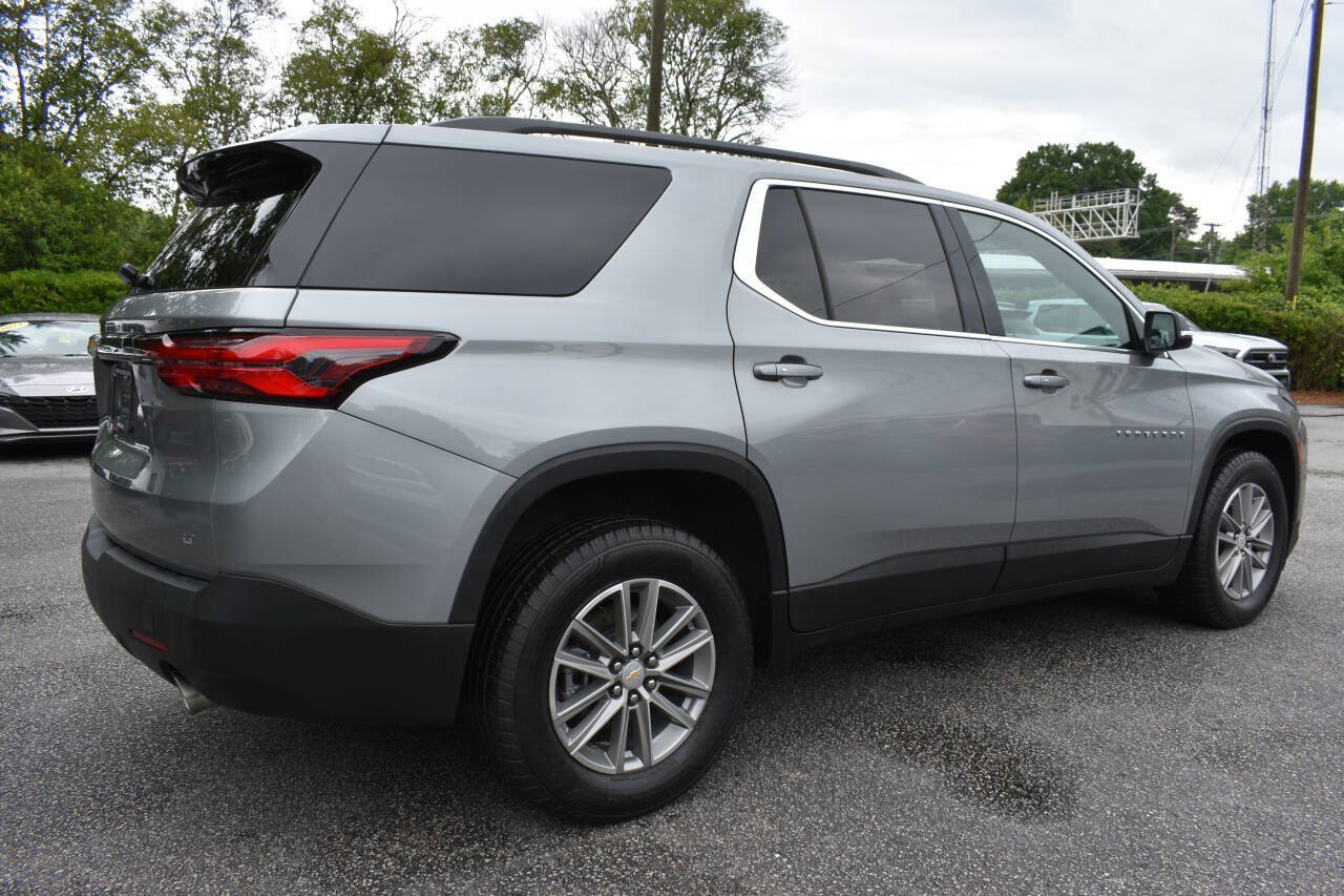 Used 2023 Chevrolet Traverse LT w/ LPO, Cargo Package AWD/4WD image 3