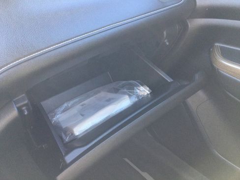 Used 2023 GMC Acadia SLE w/ Driver Convenience Package image 15