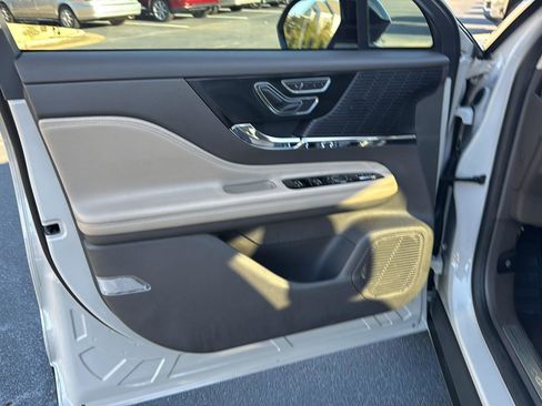 Used 2022 Lincoln Corsair FWD image 14