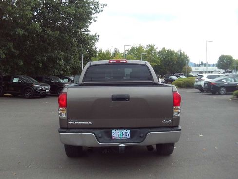 Used 2008 Toyota Tundra 4x4 CrewMax w/ Tow Pkg image 4