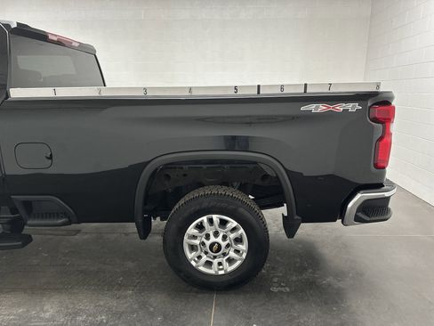 Used 2025 Chevrolet Silverado 2500 LT w/ Convenience Package image 6