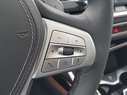 New 2026 BMW X7 xDrive40i w/ Premium Package image 13