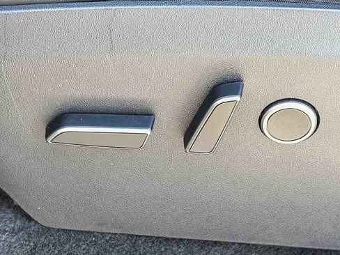 Used 2023 Tesla Model Y Performance image 19