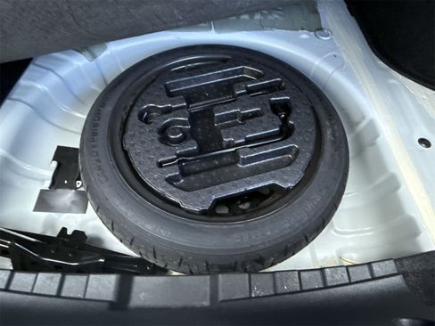 Used 2023 Nissan Sentra SV image 32