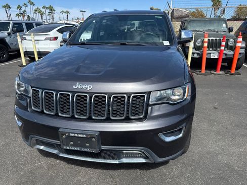 Used 2018 Jeep Grand Cherokee Limited RWD image 2