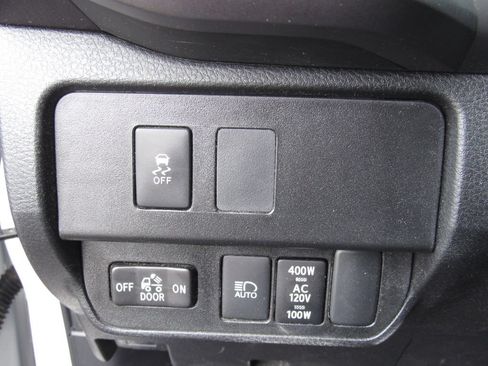 Certified 2023 Toyota Tacoma TRD Off-Road w/ Black Out Package (TMS) AWD/4WD image 33