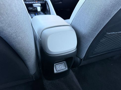 Used 2025 Hyundai Elantra Limited image 25