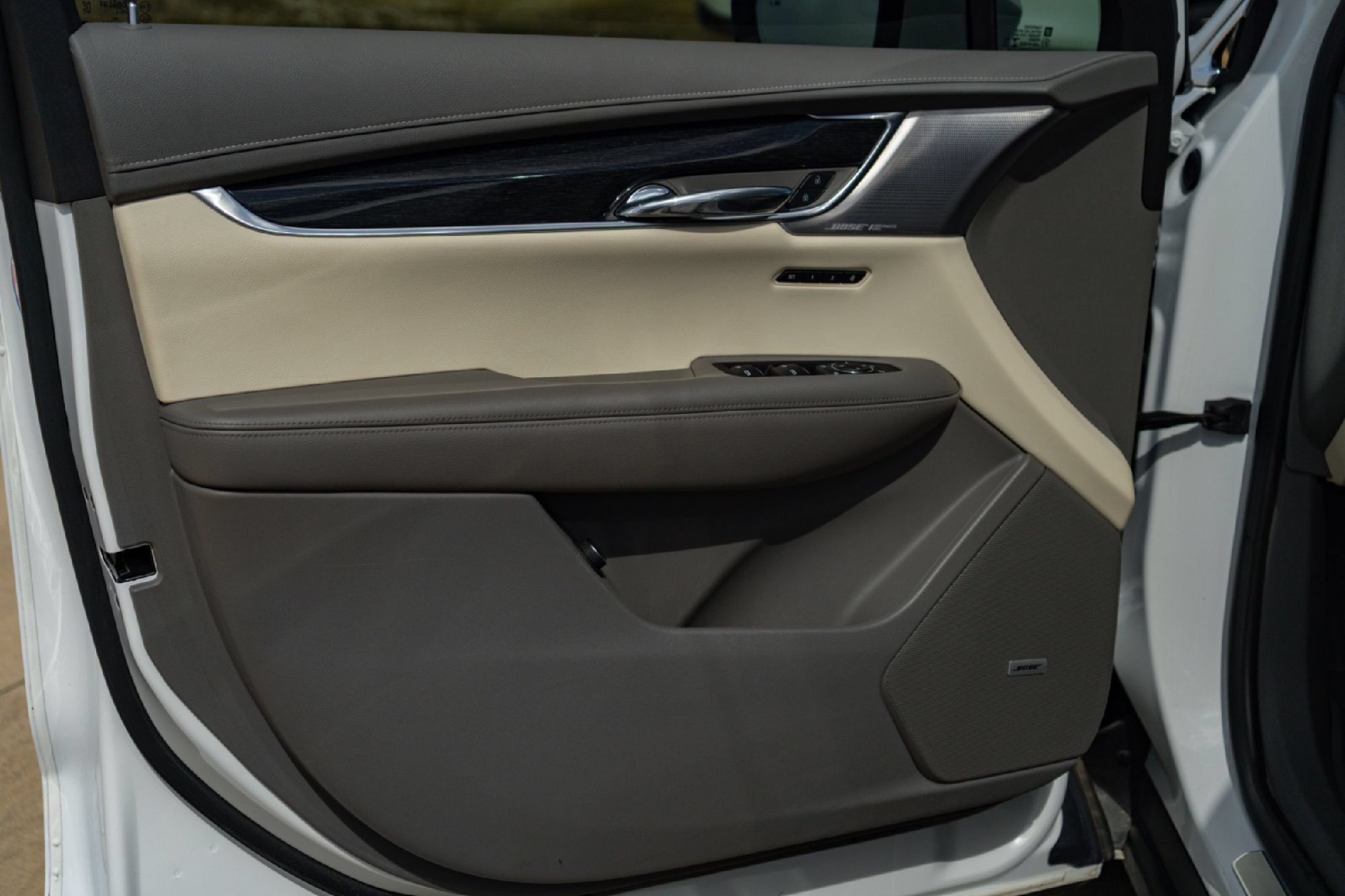 Used 2022 Cadillac XT6 Premium Luxury w/ Technology Package FWD image 21