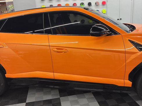 Used 2021 Lamborghini Urus AWD/4WD image 11