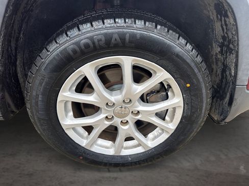 Used 2015 Jeep Cherokee Latitude FWD image 14