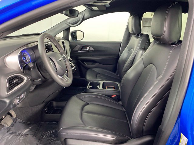 Used 2026 Chrysler Pacifica Select FWD image 15
