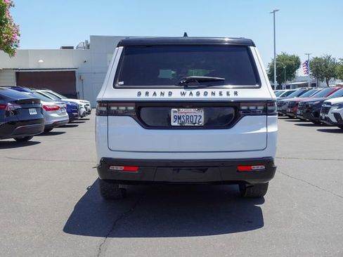 Used 2024 Jeep Grand Wagoneer L Series II w/ Quick Order Packagew 28T AWD/4WD image 7