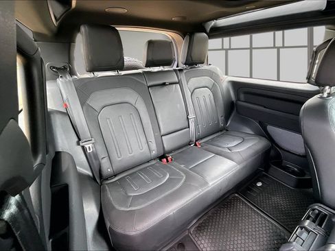 Used 2022 Land Rover Defender 90 X-Dynamic SE AWD/4WD image 28