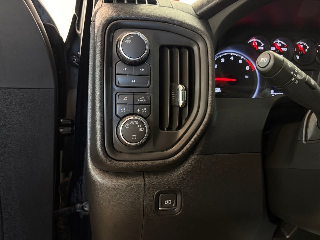 Used 2024 Chevrolet Silverado 3500 W/T AWD/4WD image 31