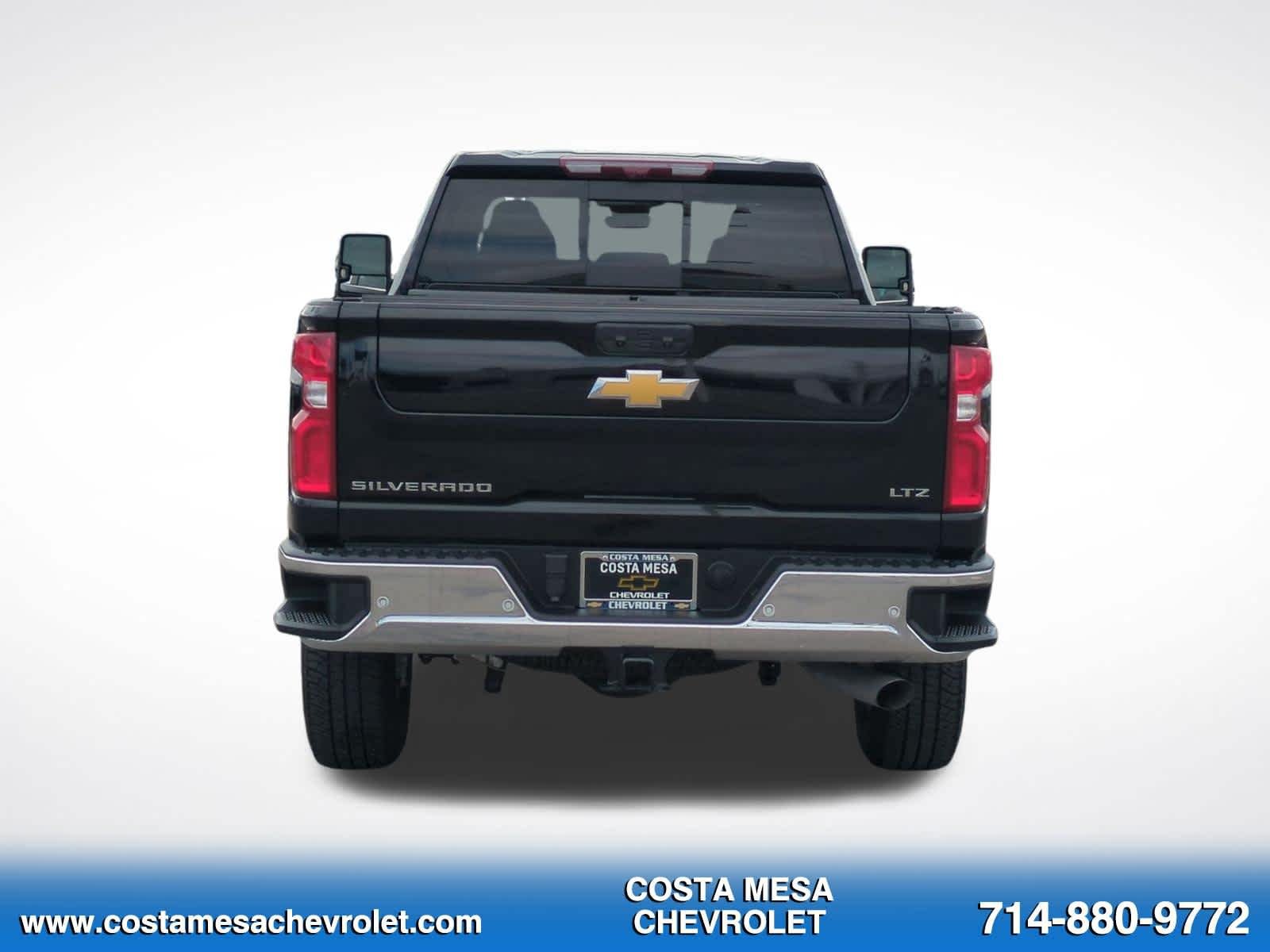 Used 2024 Chevrolet Silverado 2500 LTZ w/ LTZ Premium Package AWD/4WD image 6