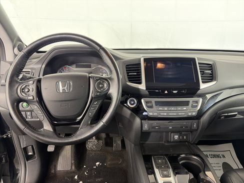 Used 2016 Honda Pilot Touring image 3