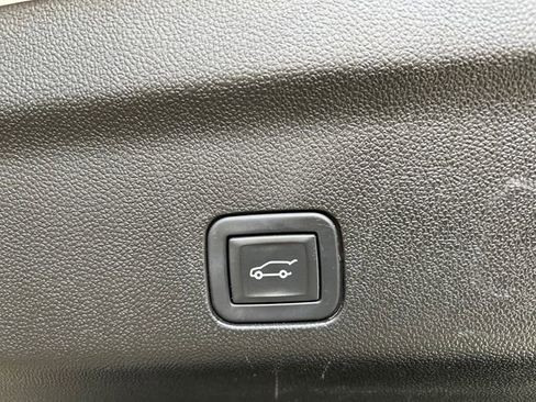 Used 2023 GMC Yukon XL Denali Ultimate AWD/4WD image 15