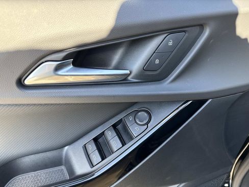 Used 2025 Chevrolet Equinox LT image 18