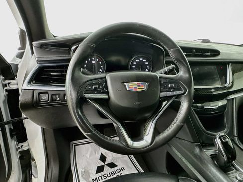 Used 2020 Cadillac XT6 Premium Luxury FWD image 12