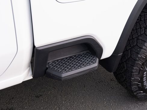 Used 2024 Chevrolet Silverado 3500 W/T image 20