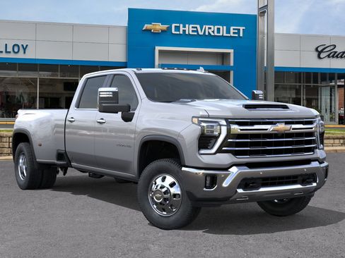 Used 2026 Chevrolet Silverado 3500 LTZ w/ LTZ Plus Package AWD/4WD image 8