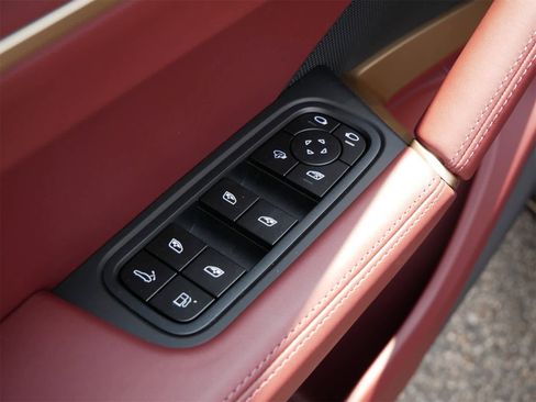 New 2025 Porsche Cayenne S image 8