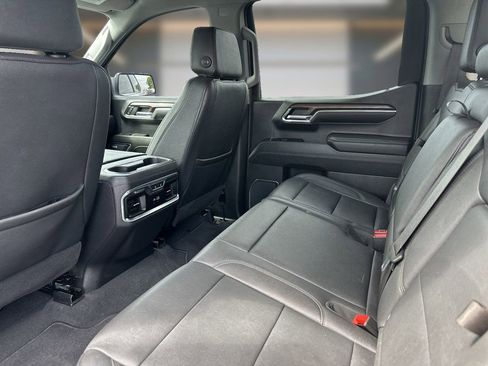 Used 2024 GMC Sierra 1500 SLT w/ SLT Convenience Package image 11