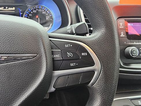 Used 2016 Chrysler 200 LX image 33