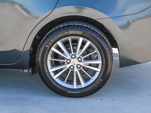 Used 2014 Toyota Corolla LE FWD image 11