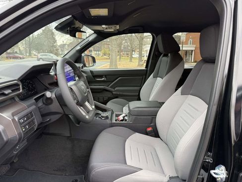 Used 2024 Toyota Tacoma TRD Off-Road image 13