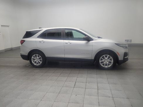Used 2022 Chevrolet Equinox LS w/ LS Convenience Package FWD image 11