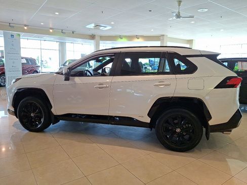 Certified 2023 Toyota RAV4 SE image 4