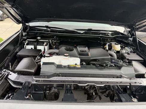 Certified 2025 Toyota Tundra SR5 w/ SR5 Premium Package AWD/4WD image 27