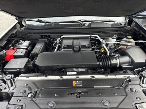 Used 2025 Chevrolet Colorado ZR2 w/ Midnight Edition AWD/4WD image 32