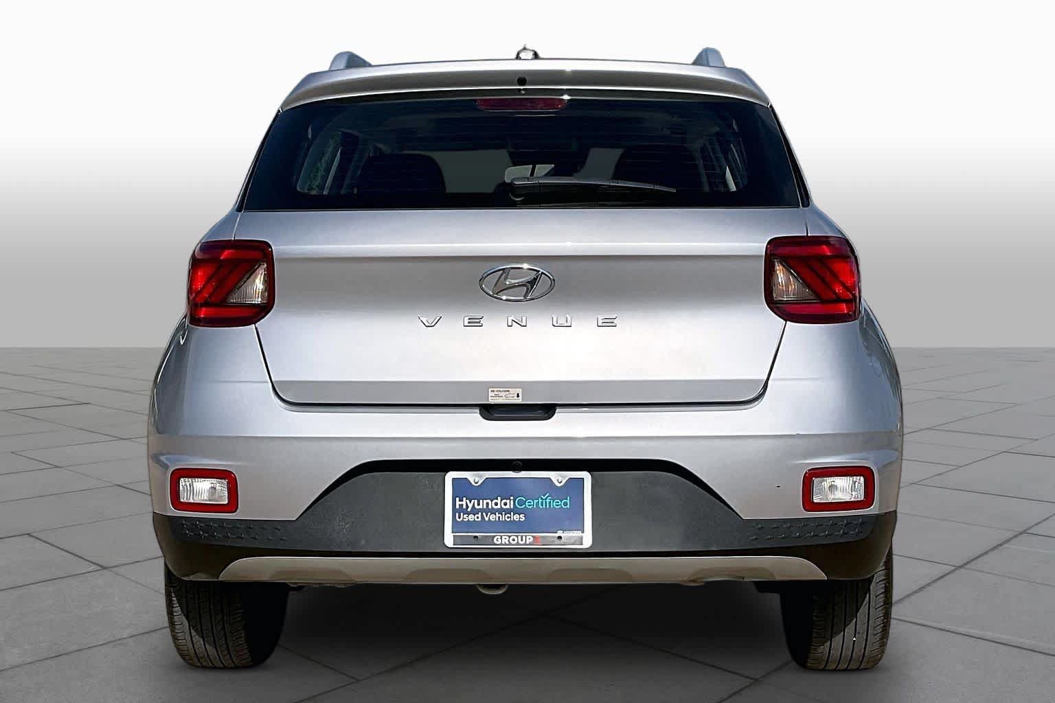 Certified 2026 Hyundai Venue SEL FWD image 5