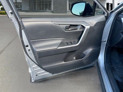 Used 2024 Toyota RAV4 LE image 21