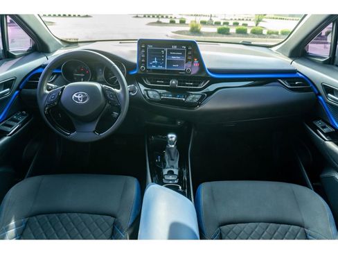 Used 2021 Toyota C-HR XLE FWD image 19