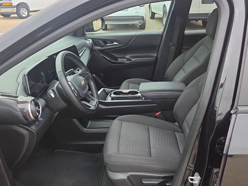Used 2025 Chevrolet Equinox LT FWD image 17
