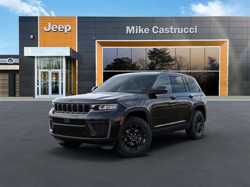 New 2026 Jeep Grand Cherokee Altitude AWD/4WD image 2