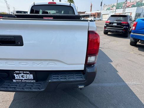Used 2022 Toyota Tacoma SR AWD/4WD image 13