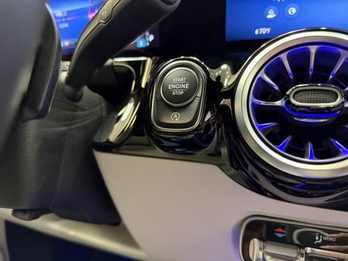 Used 2025 Mercedes-Benz GLA 250 image 24