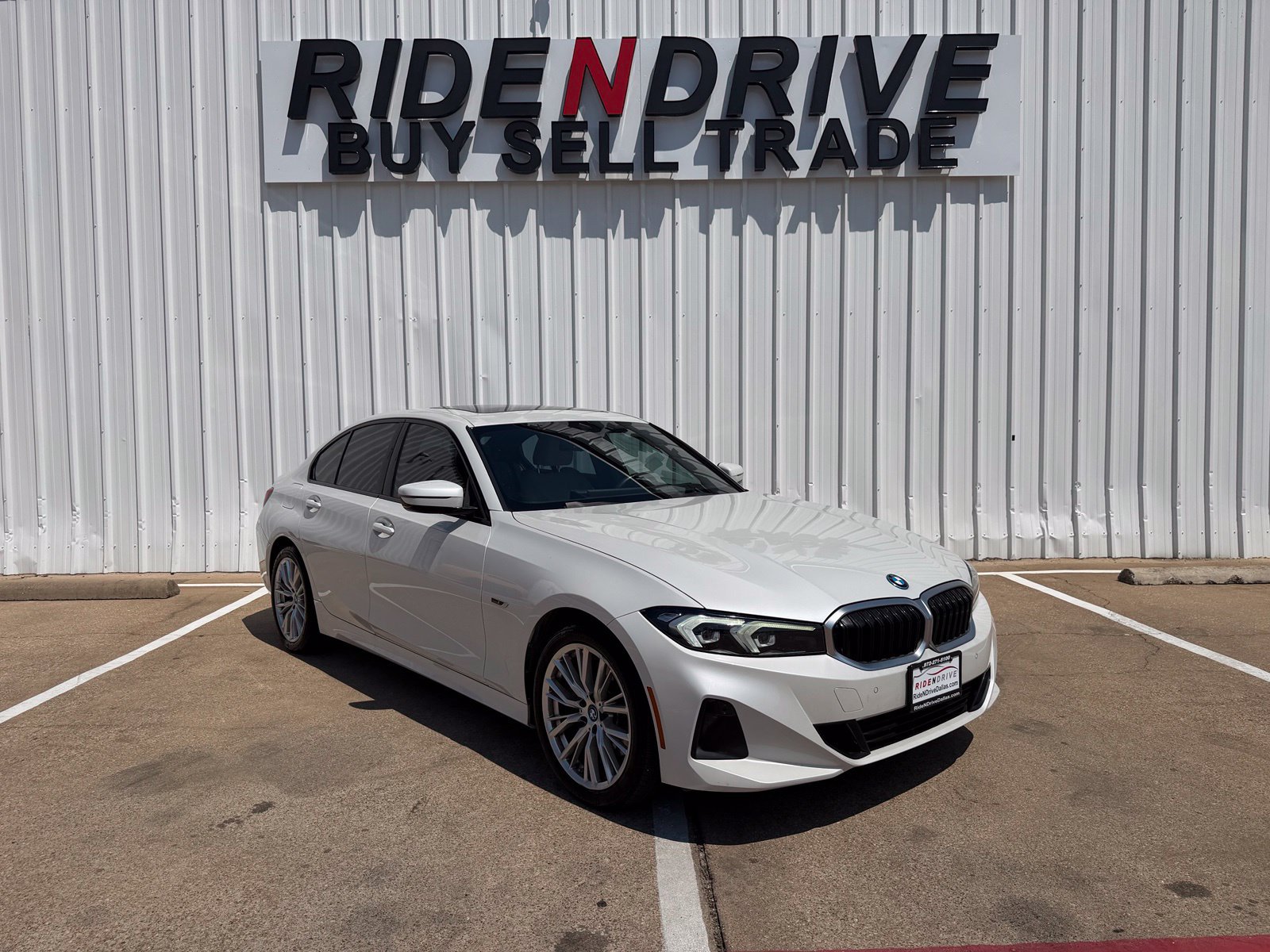 Used 2023 BMW 330e w/ Driving Assistance Package RWD image 9