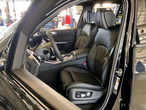 New 2026 BMW X5 xDrive40i w/ M Sport Package image 9