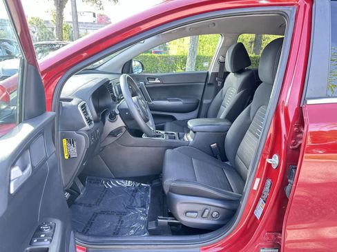 Used 2017 Kia Sportage LX w/ LX Popular Package AWD/4WD image 2